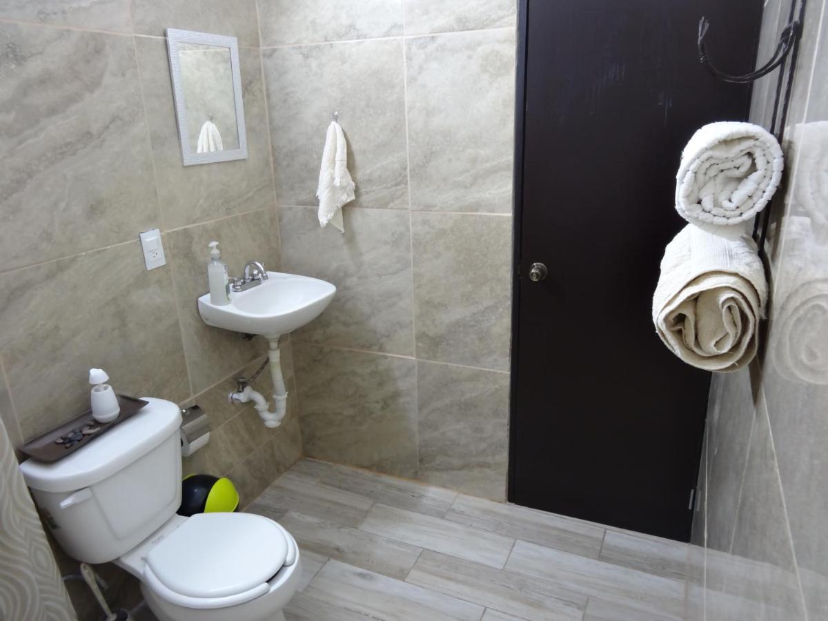 Habitaciones-Comodas-Aire-Wifi-Tv-Cerca De Playa-!!Excelente Precio II Manzanillo Exterior foto